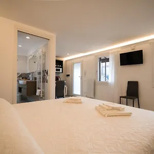  Apartment Venetian Roof View Italien